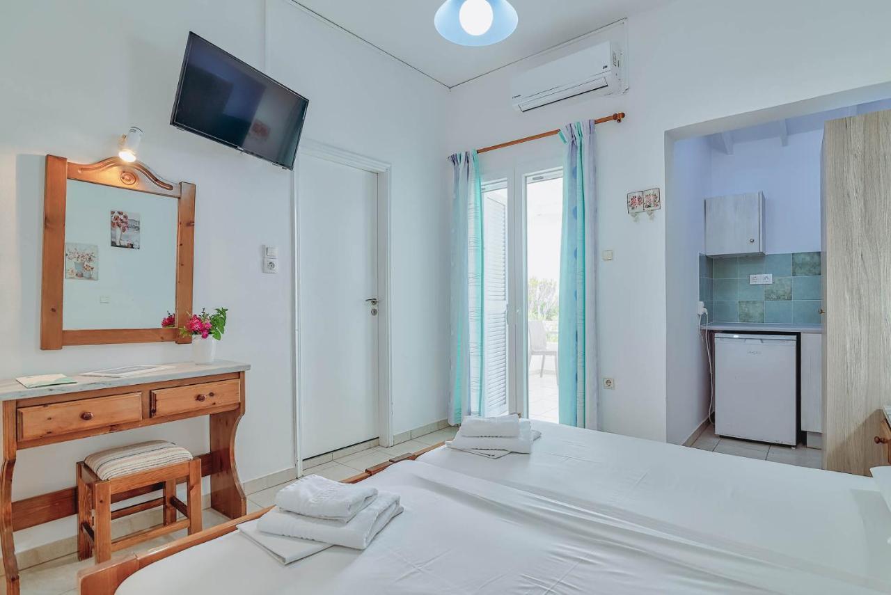 Pavlos Place Antiparos Exterior photo