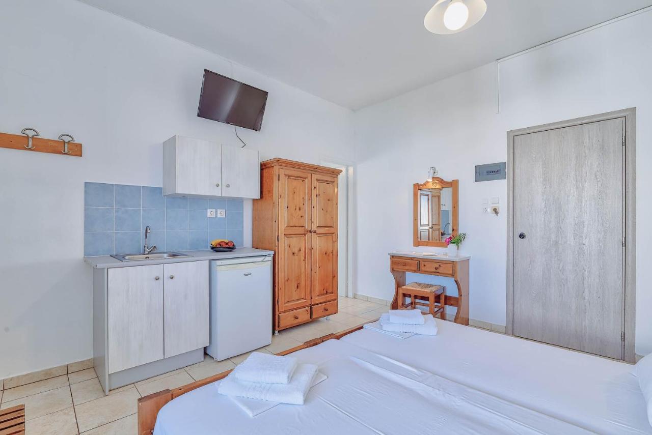 Pavlos Place Antiparos Exterior photo